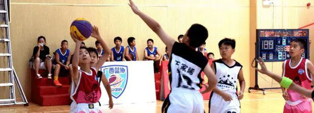 老年篮球爱好者如何练习控卫技巧_1