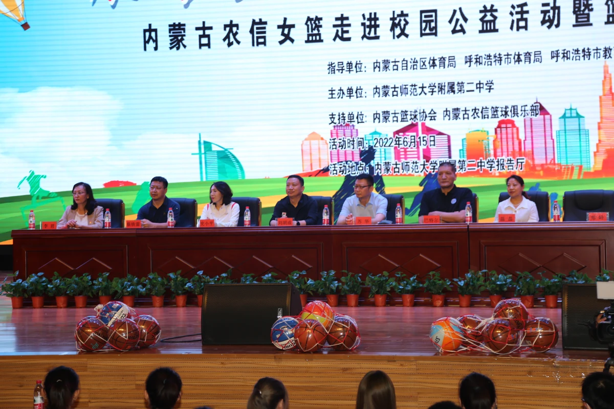老年篮球爱好者如何练习控卫技巧_1